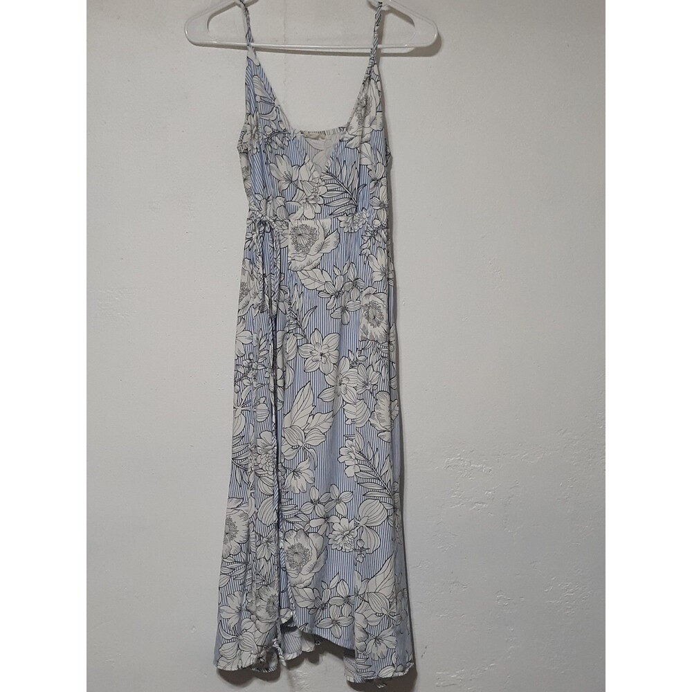 Hem & Thread Blue and White Floral Maxi Dress - Picture 2 of 12